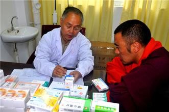 如何学会看病常识药品说明看仔细别让治病变看病