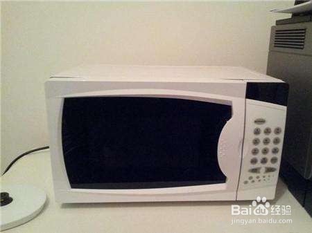 海尔微波炉玻璃面板拆卸方法?