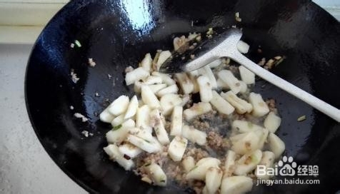 肉末炒双椒的做法