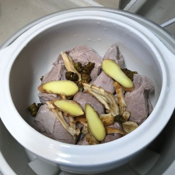 西洋参石斛炖瘦肉