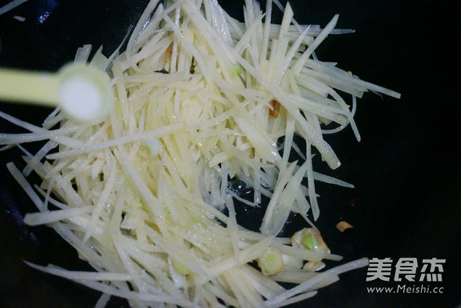 尖椒土豆丝的做法