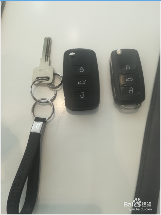 怎么拆卸大众或斯柯达车钥匙遥控器电池