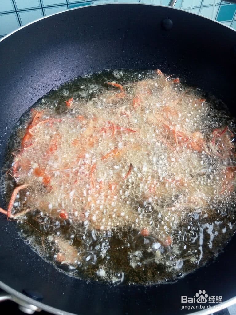 脆炸小河虾的做法