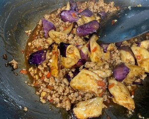 食补养生鱼香茄子的做法