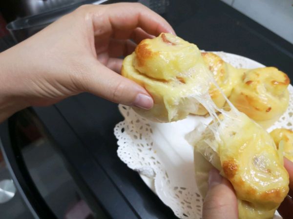 培根芝士拉丝面包