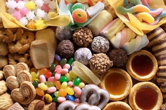 在淘宝上开店卖零食要办什么证件吗