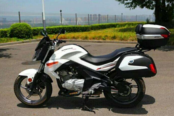 建设150-31摩托车的后货架和建设150-32的是不是一样