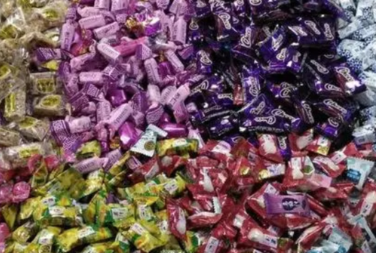 1kg糖 小红吃了它的50% 还剩下0.5kg对吗