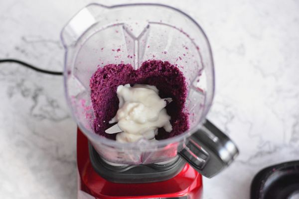 一道深受女士喜欢的减肥甜点--紫薯土豆泥