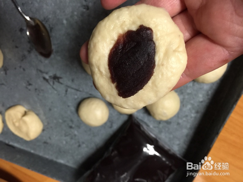 小兔子挤挤面包的做法