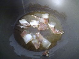 腊肉炒红菜苔
