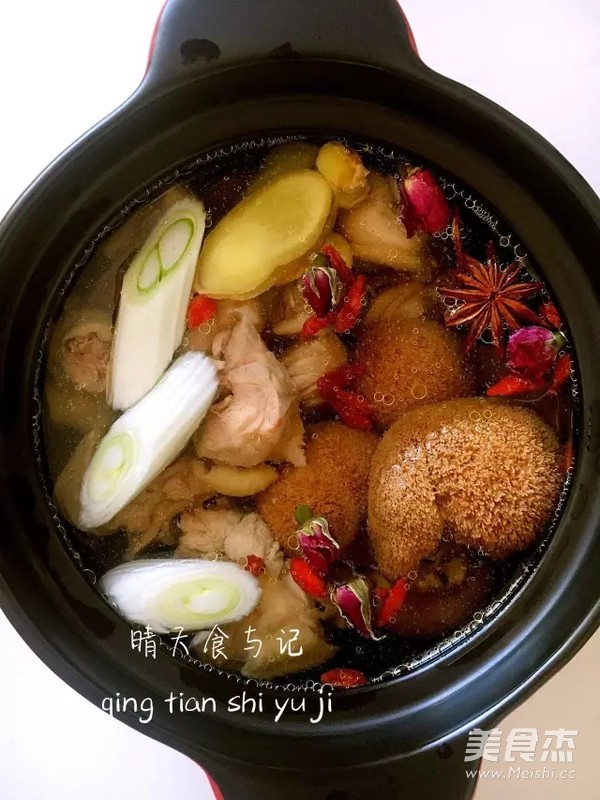 冬季进补来一碗猴头菇煲鸡汤!