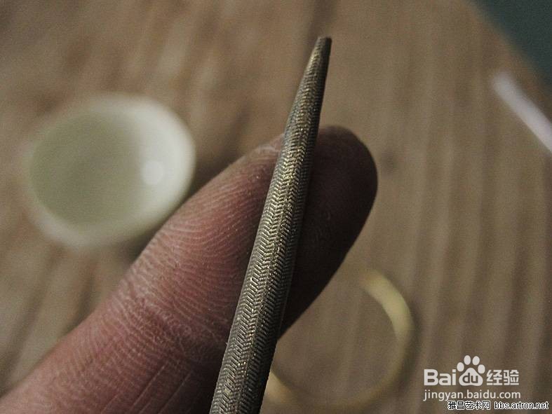 瓷器怎样用铜皮包口