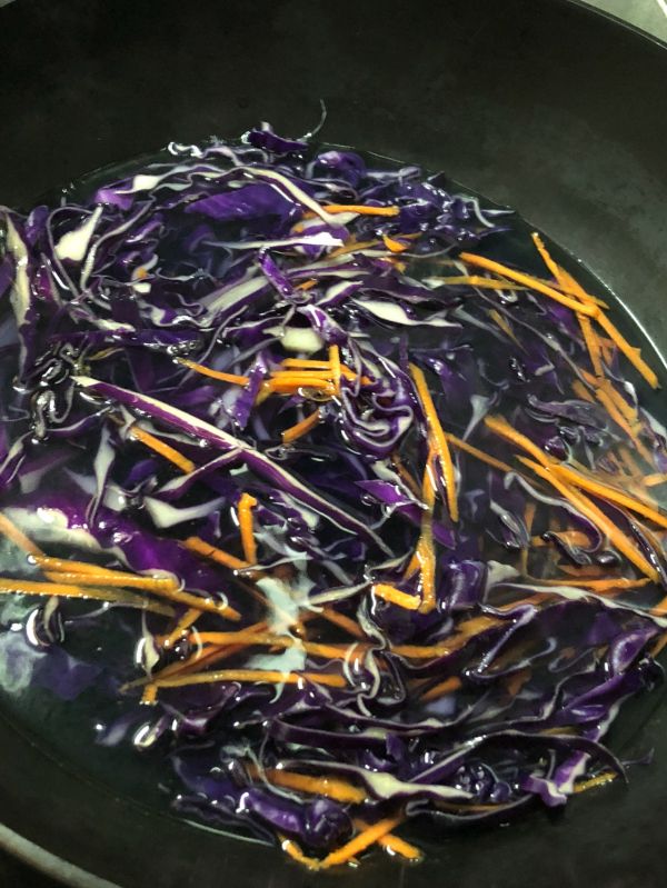 凉拌粉丝紫甘蓝