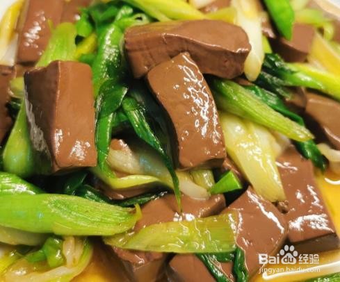 蒜苗炒鸭血怎么做