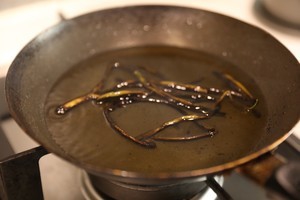 香葱猪油烤茭白笋