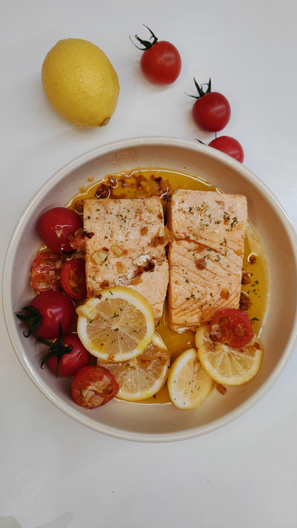 柠檬蒜香三文鱼