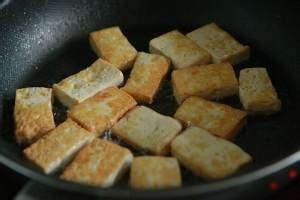鲜虾番茄豆腐的做法