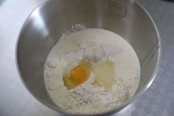 淡奶油玫瑰花面包