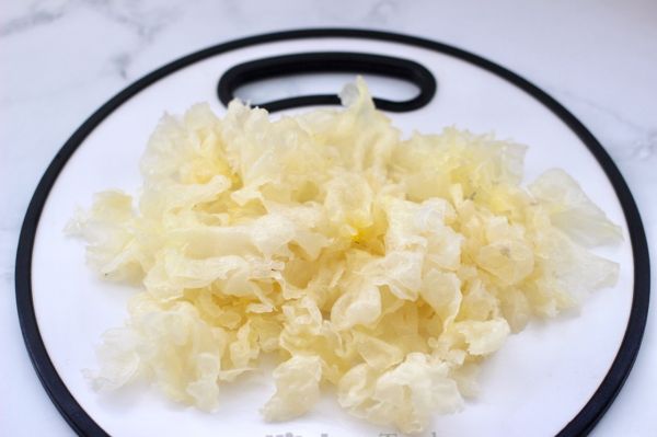 苹果银耳枸杞汤