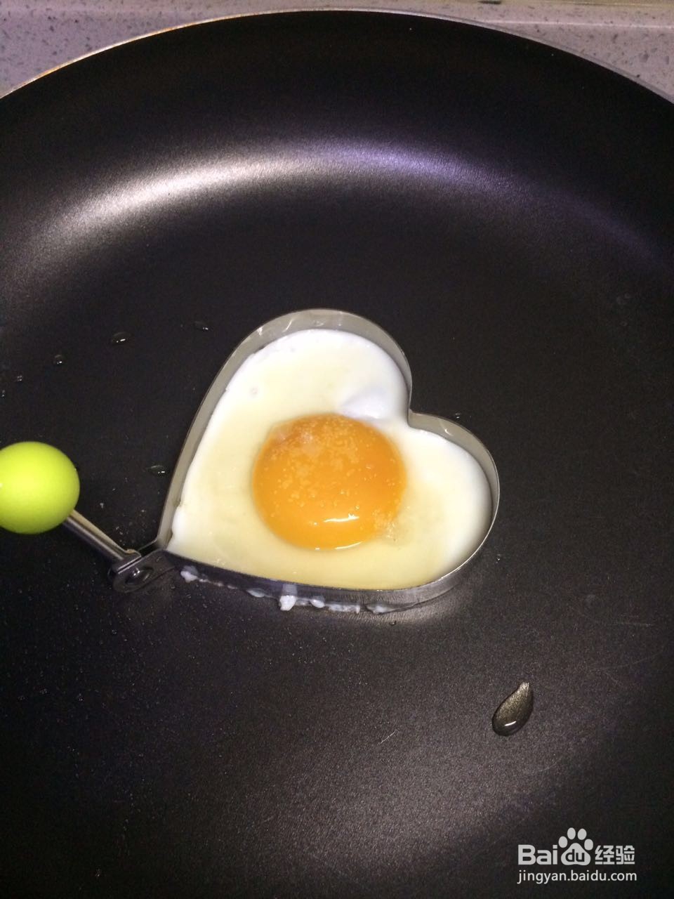 用鸡蛋模具做好看的煎鸡蛋