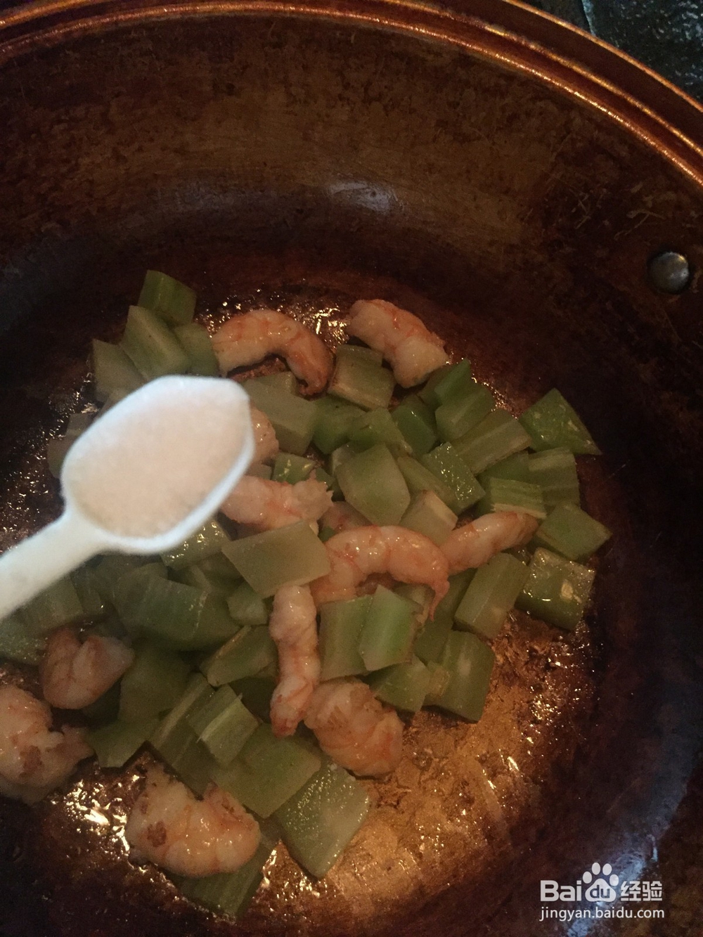 老爸亲传的自创菜——青笋大虾仁