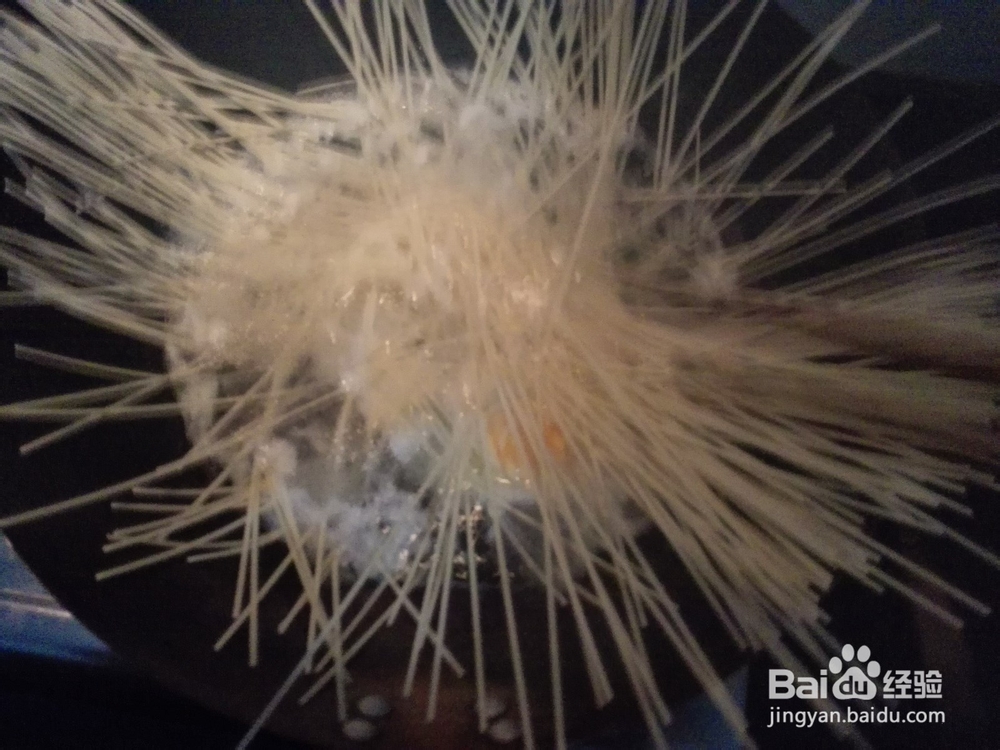 水煮荷包蛋面的做法