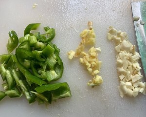 教你怎么做青椒炒鸡肉