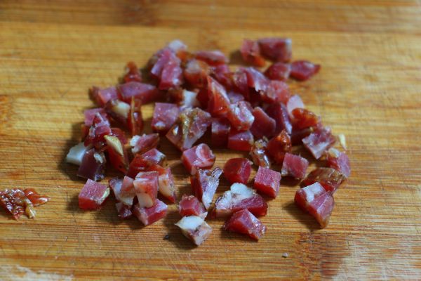 腊肠粉丝娃娃菜