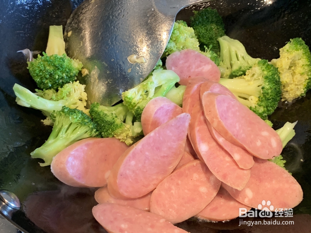 香到炸裂的蚝油香肠西兰花光盘