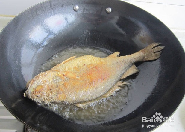 如何做出鲜美无比的醪糟烧黄花鱼