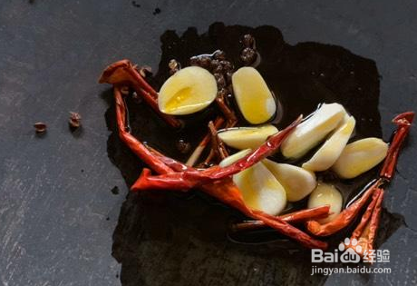 简单制作酸辣开胃酱汁黄瓜