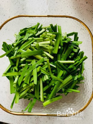 韭菜鸭血的做法