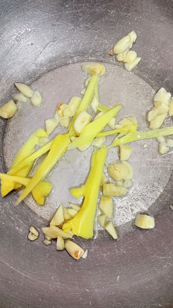 豆豉鲮鱼炒苦瓜