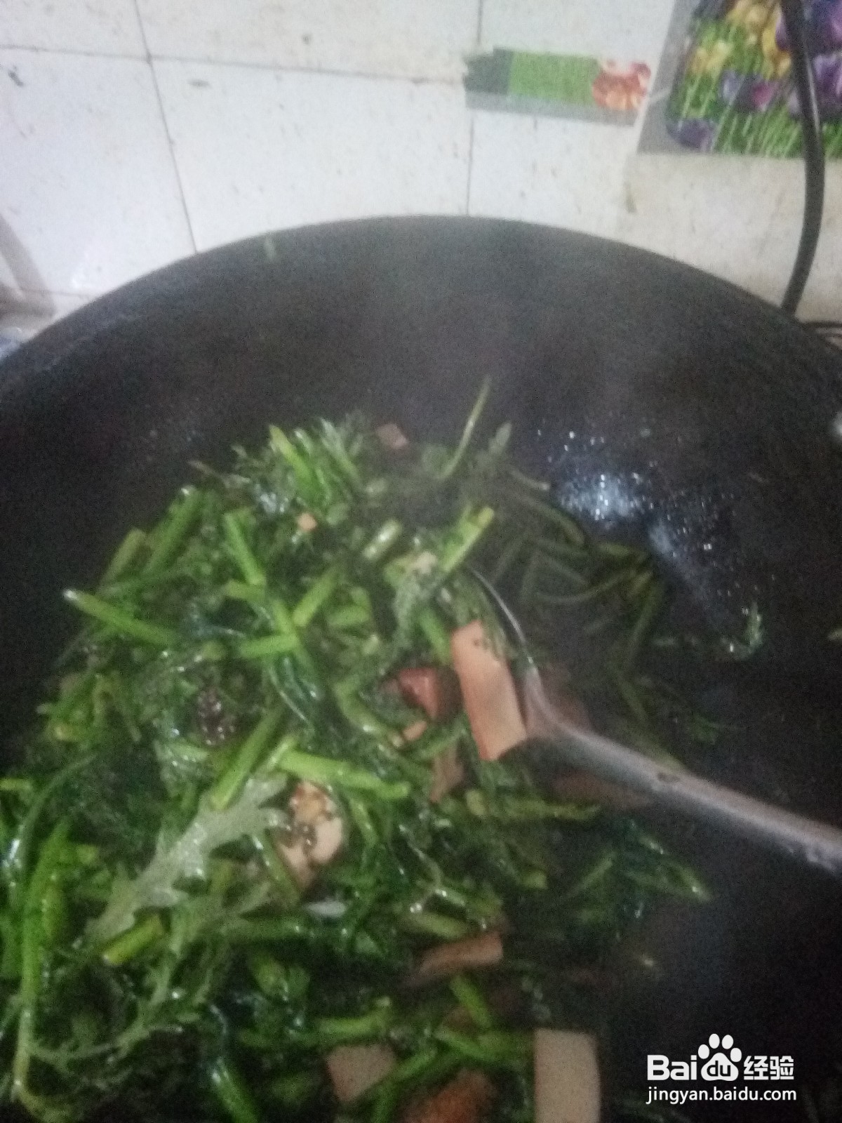 茼蒿鸡蛋干炒小肚