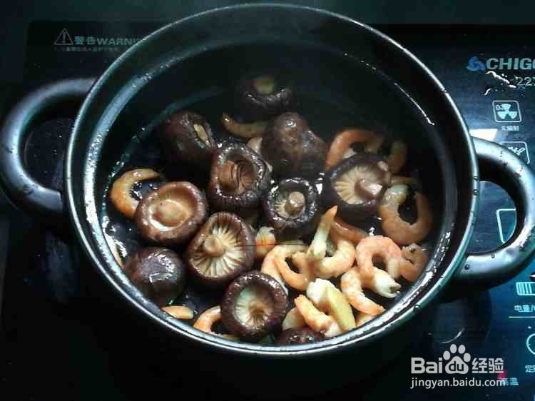 香菇虾米焖鱼丸做法步骤，香菇虾米焖鱼丸怎么做