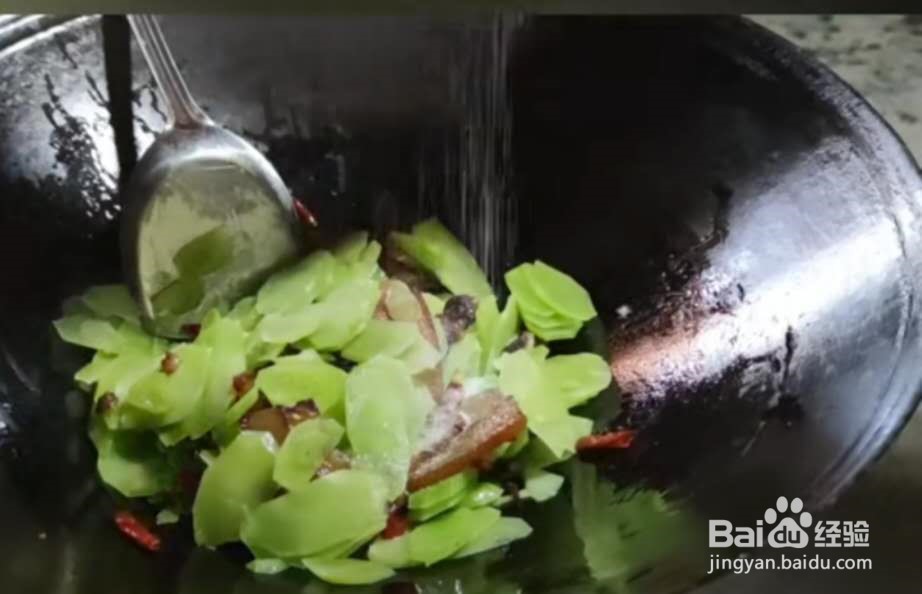 莴笋炒腊肉的家常做法