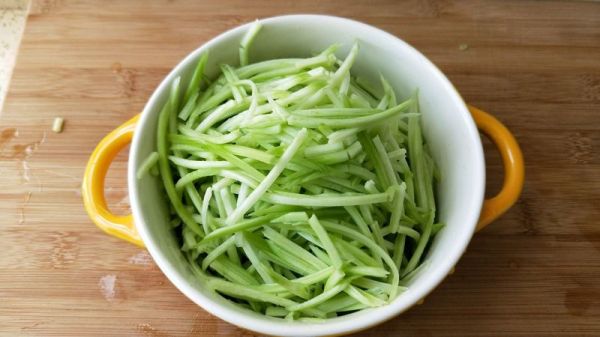 胡麻油清炒芥兰丝