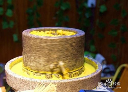 石磨嫩玉米黄金饼配料与做法