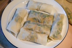 炸荠菜春卷的做法