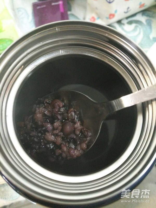 焖烧 红豆薏仁黑米粥