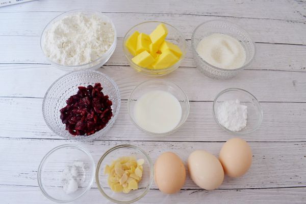 蔓越莓马芬蛋糕