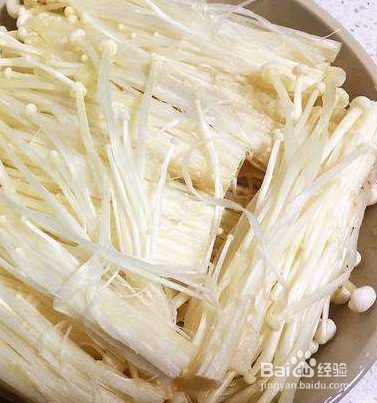 金针菇粉丝蒸巴沙鱼的做法