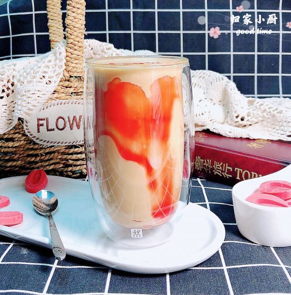 草莓巧克力拿铁