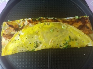 天津卫早餐～煎饼果子的做法