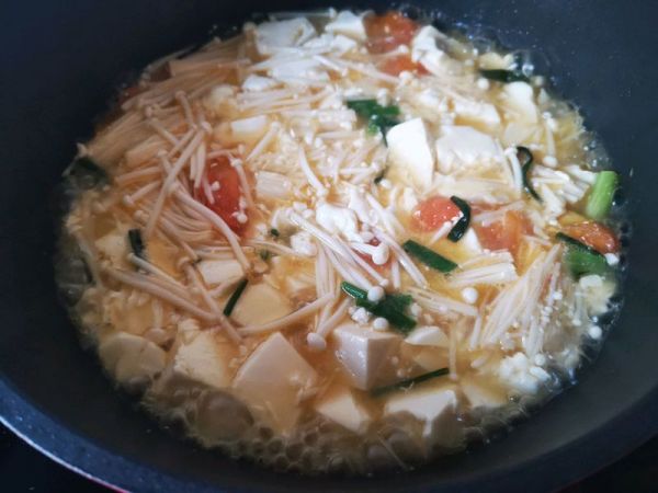 鸡汁金针菇豆腐煲