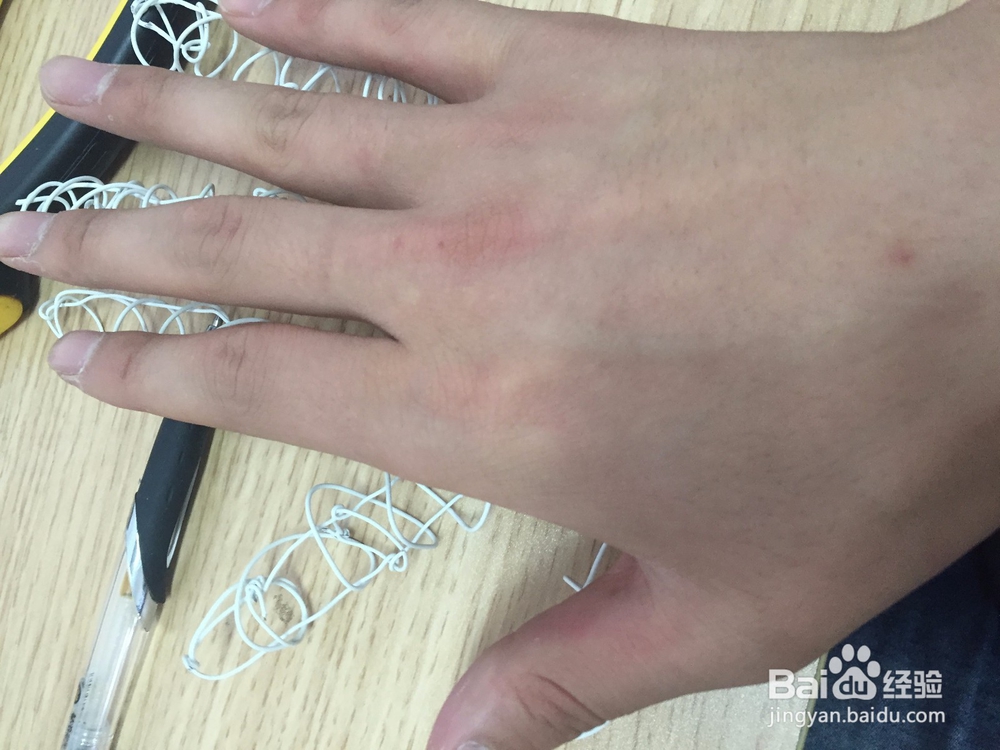 如何用橡皮泥捏手的模型