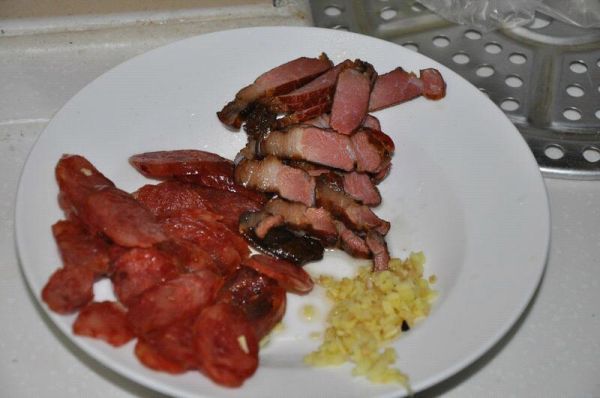 腊味双拼煲仔饭