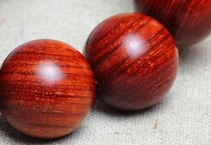 小叶紫檀手串多钱(小叶紫檀价格)