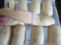 鲜奶油胡萝卜餐包的做法